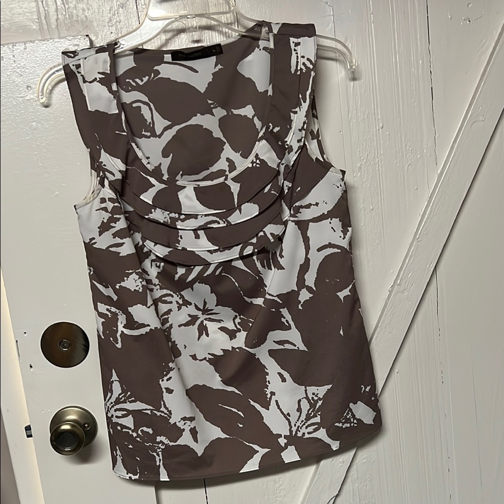 The Limited White and Brown Sleeveless Blouse with Bib Collar NWOT